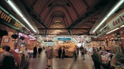 ¿Mercados, museos o malls? La gentrificación de los mercados municipales en Barcelona y Madrid